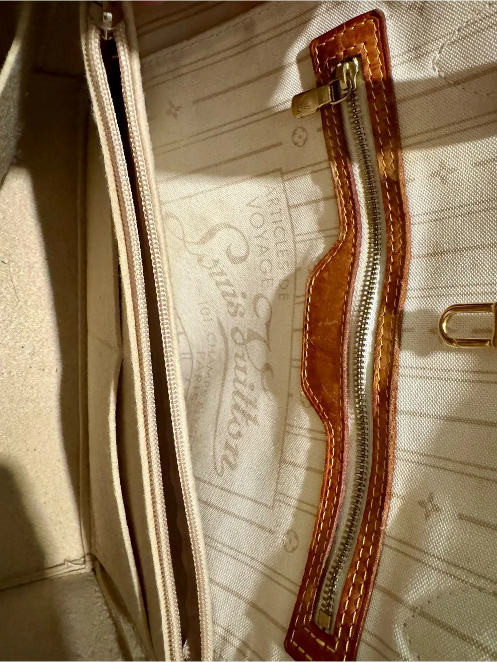 Authentic Louis Vuitton Neverfull MM Damier Azur Tote Bag w/ Dust Bag.